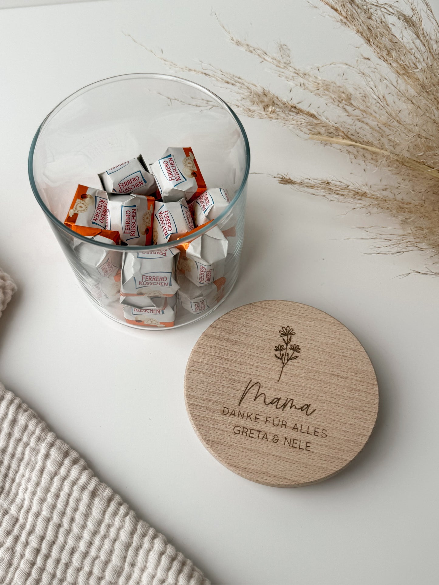 Vorratsglas mit Holzdeckel zu Muttertag