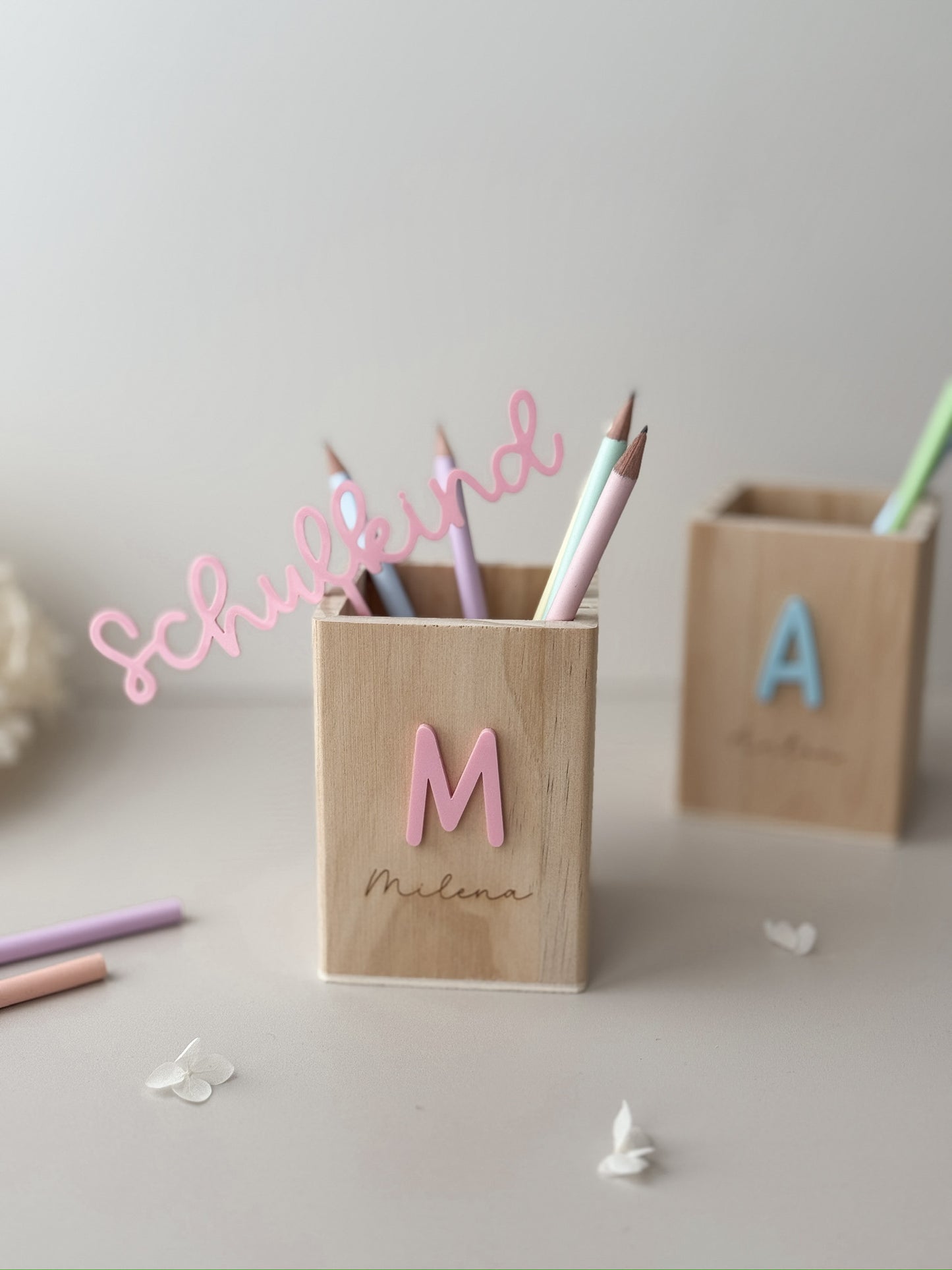 Personalisierter Stiftehalter aus Holz