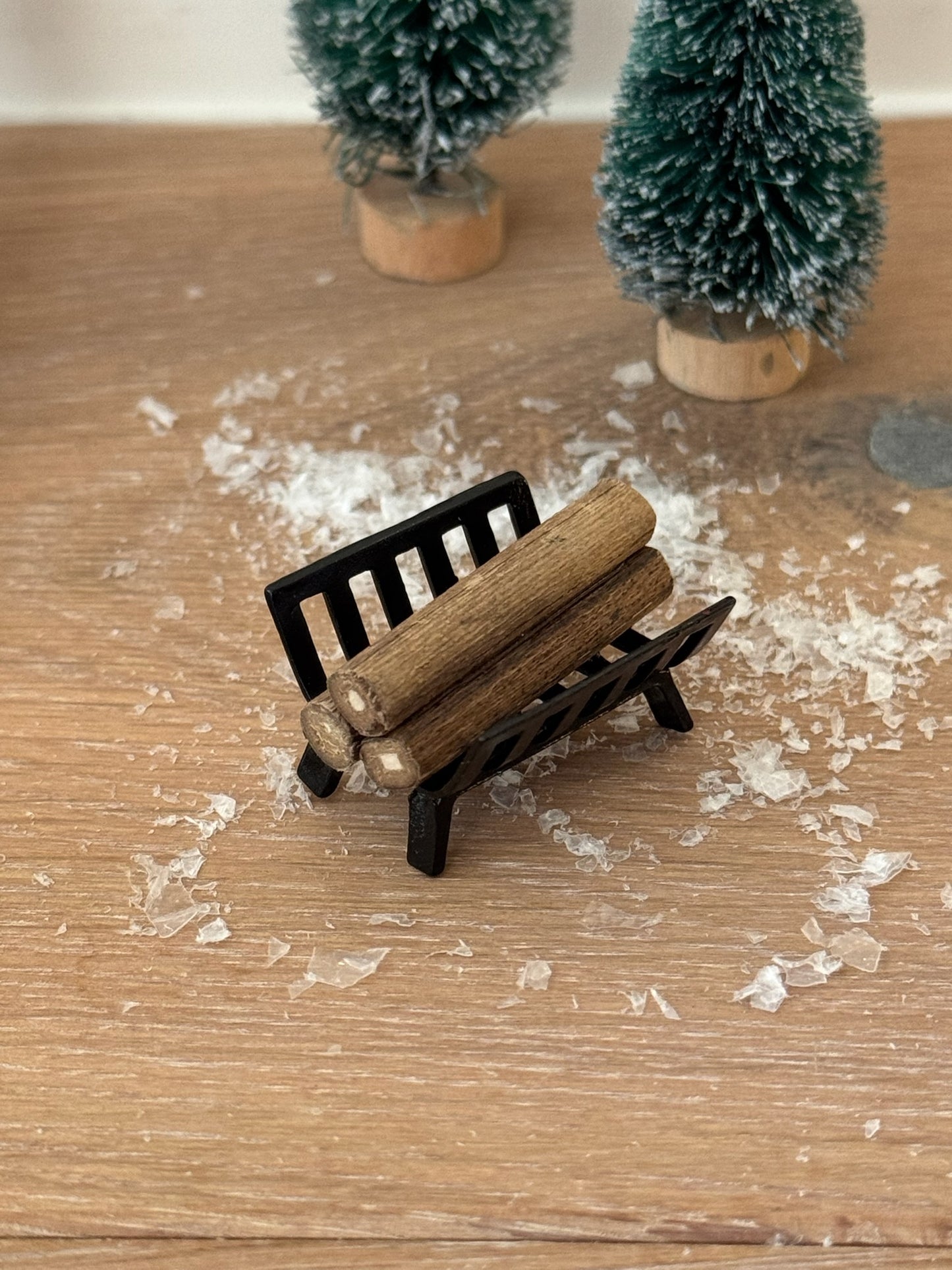 Miniatur Kaminholz-Halter