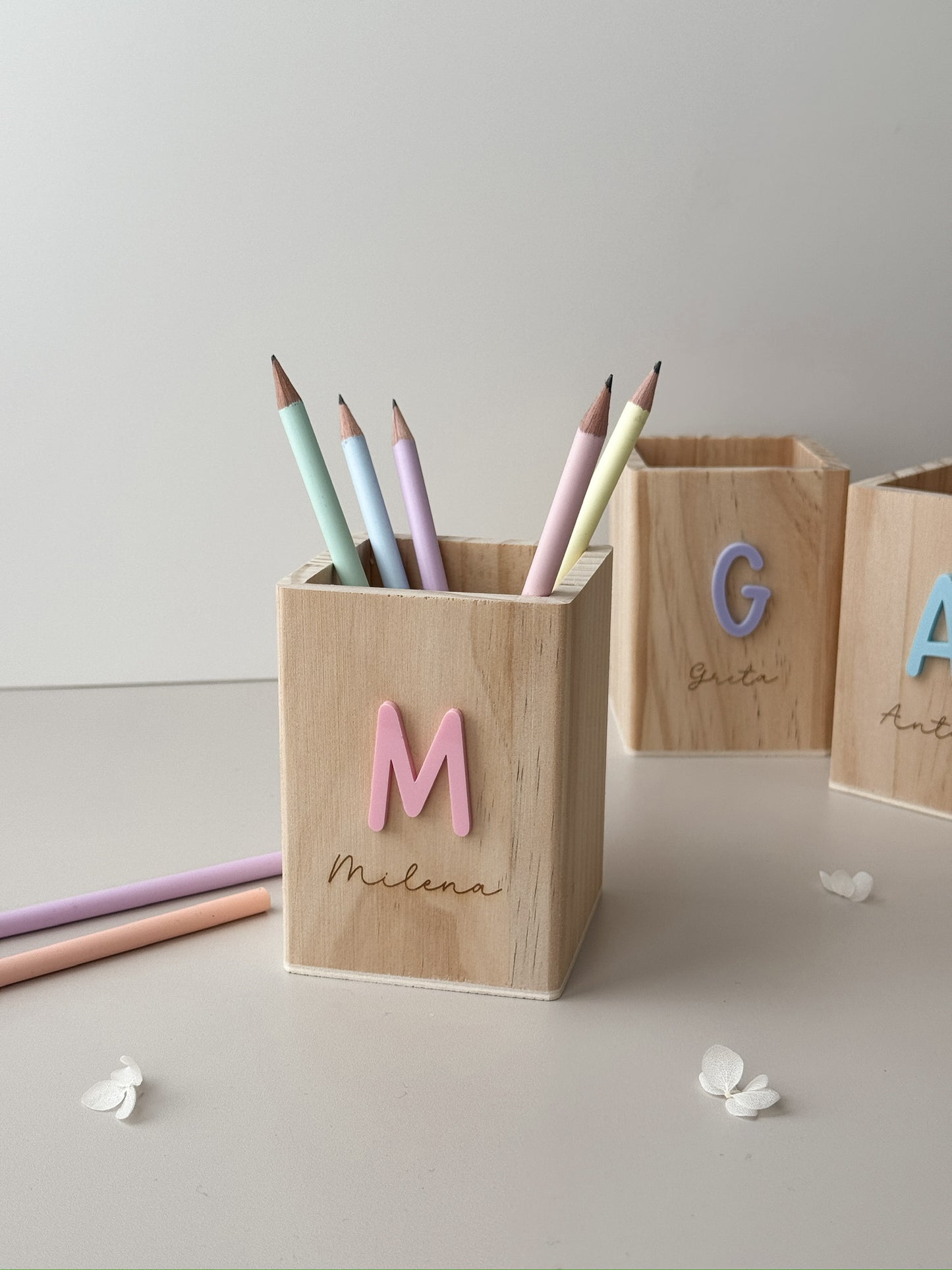 Personalisierter Stiftehalter aus Holz