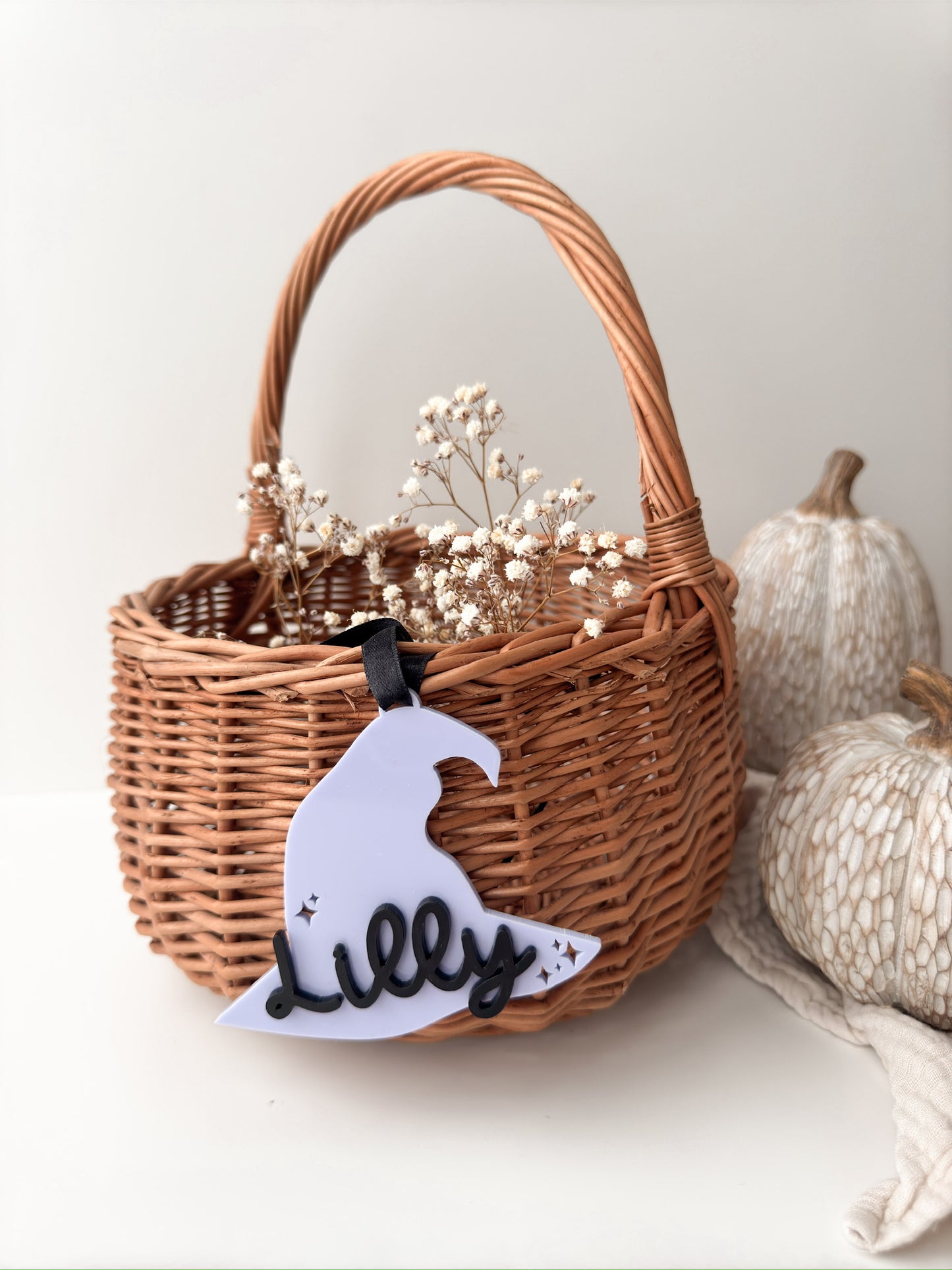 Halloweenkörbchen mit personalisiertem Anhänger
