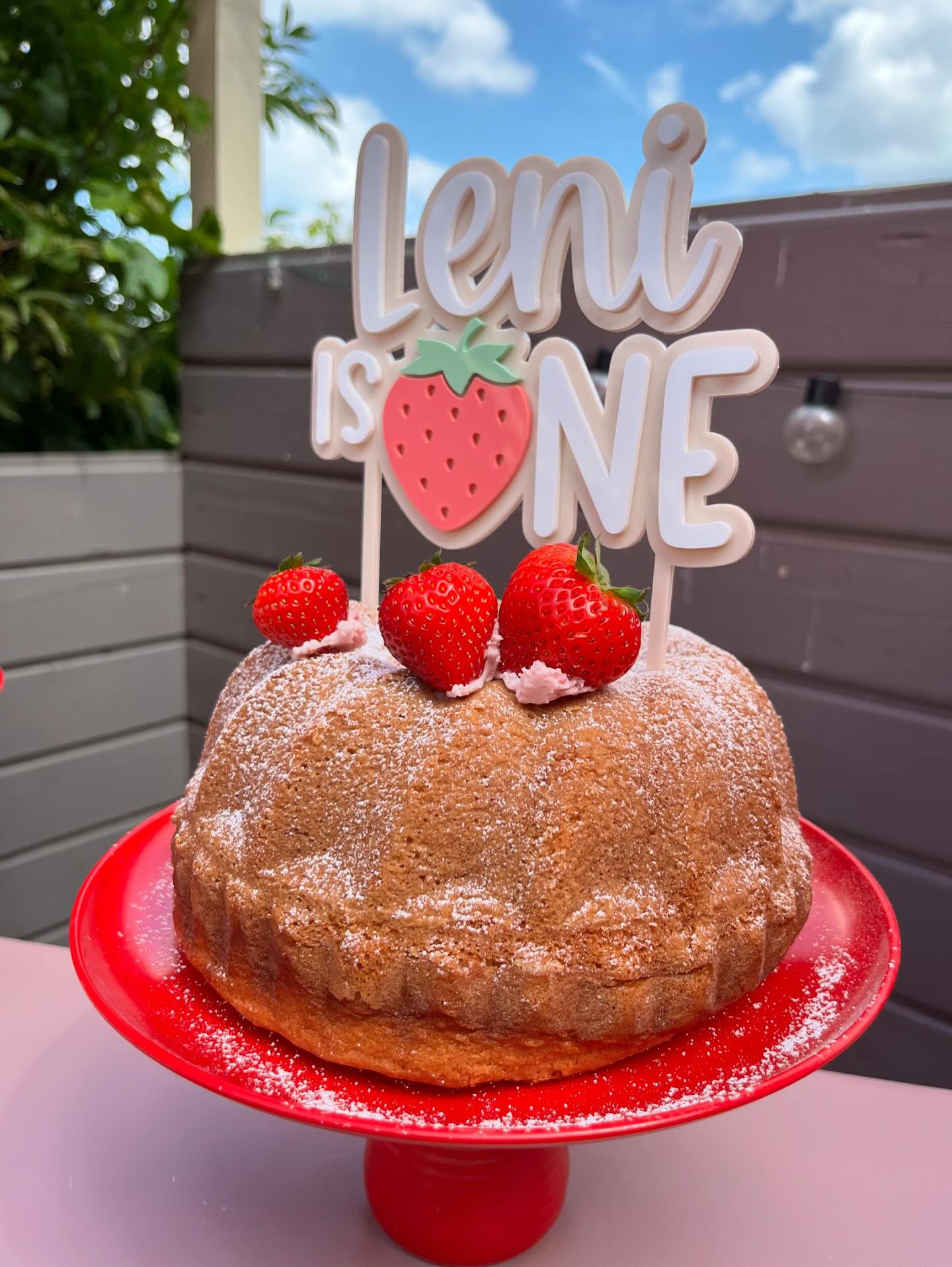 CAKE TOPPER ONE - Erdbeere