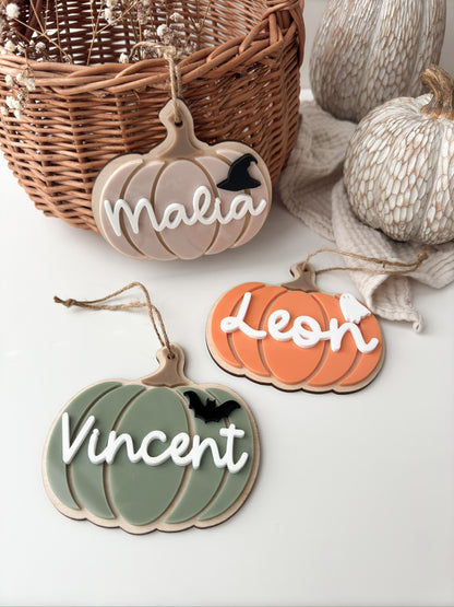 Halloweenkörbchen mit personalisiertem Kürbisanhänger
