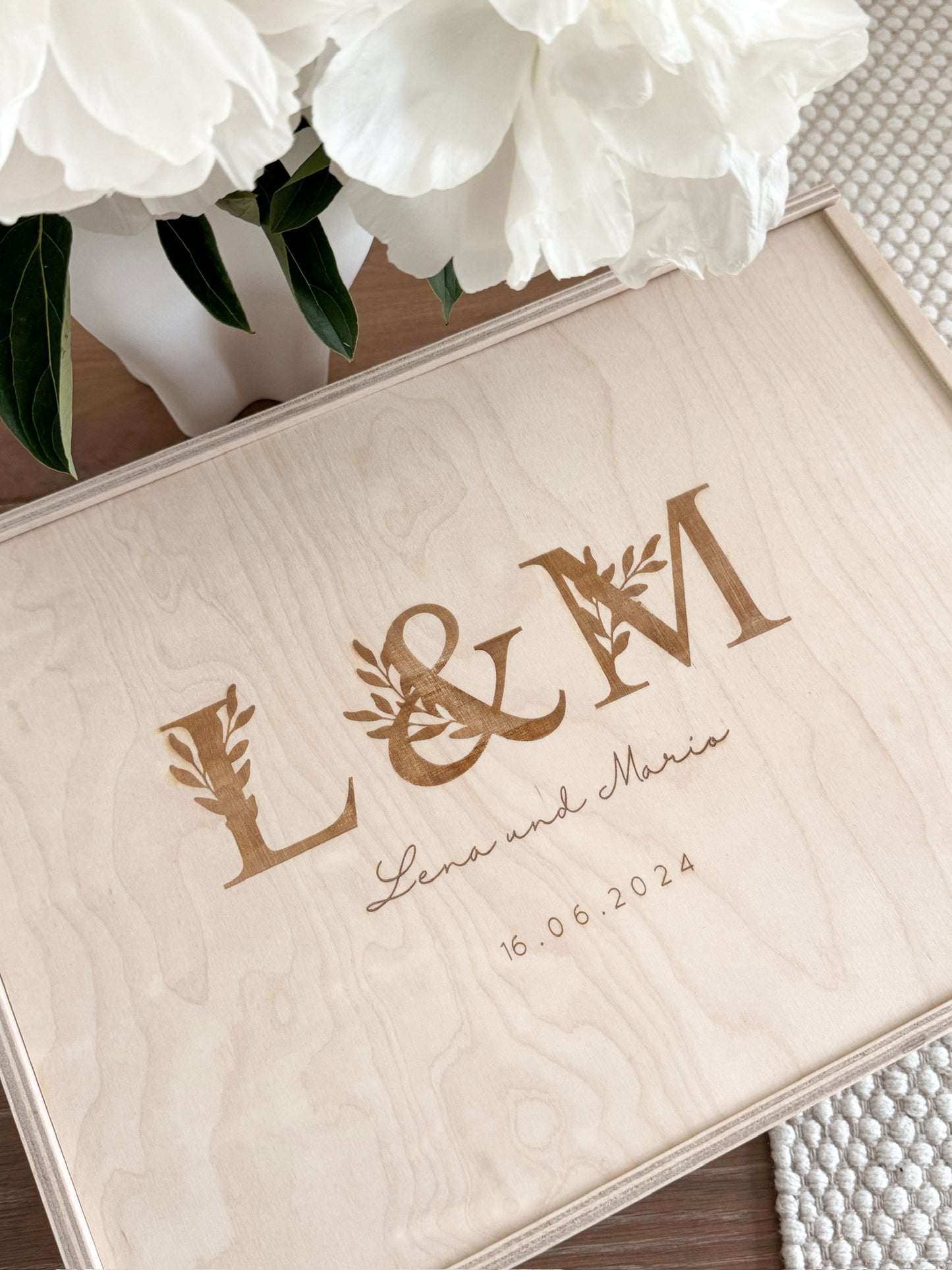 Personalisierte Erinnerungskiste zur Hochzeit- Initialien
