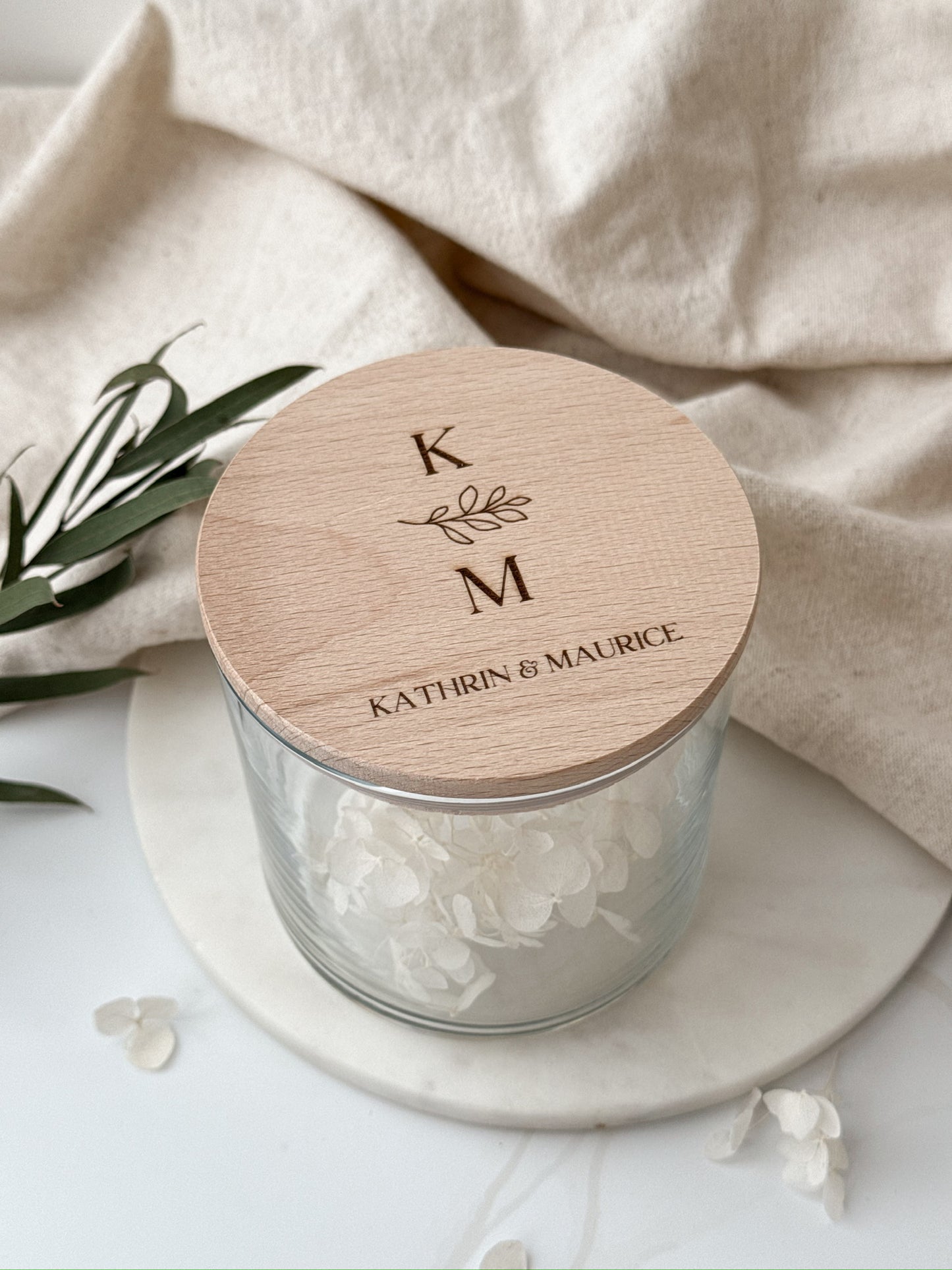 Vorratsglas mit Holzdeckel personalisiert zur Hochzeit