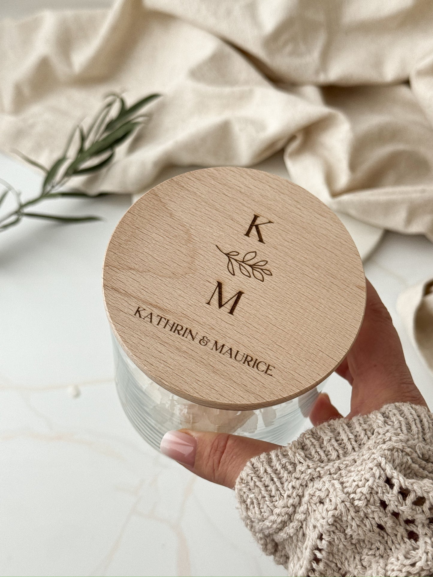 Vorratsglas mit Holzdeckel personalisiert zur Hochzeit