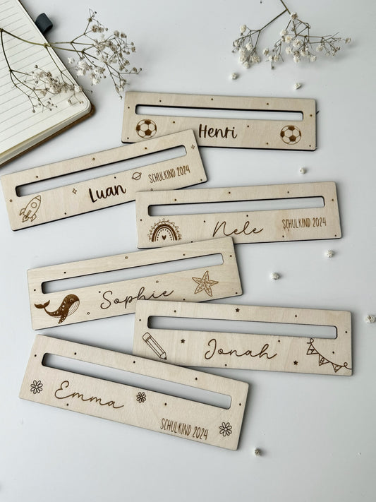 Personalisierte Lesehilfe aus Holz