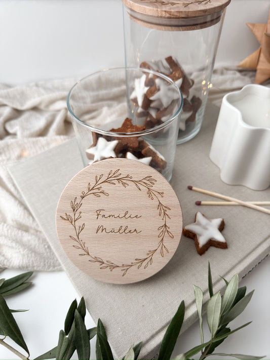 Vorratsglas mit Holzdeckel - weihnachtlicher Kranz