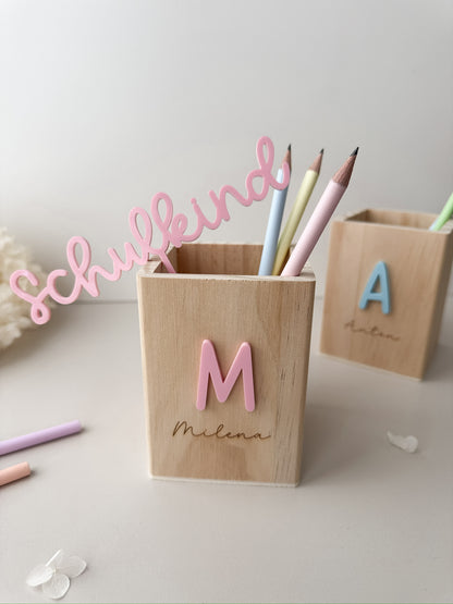 Personalisierter Stiftehalter aus Holz
