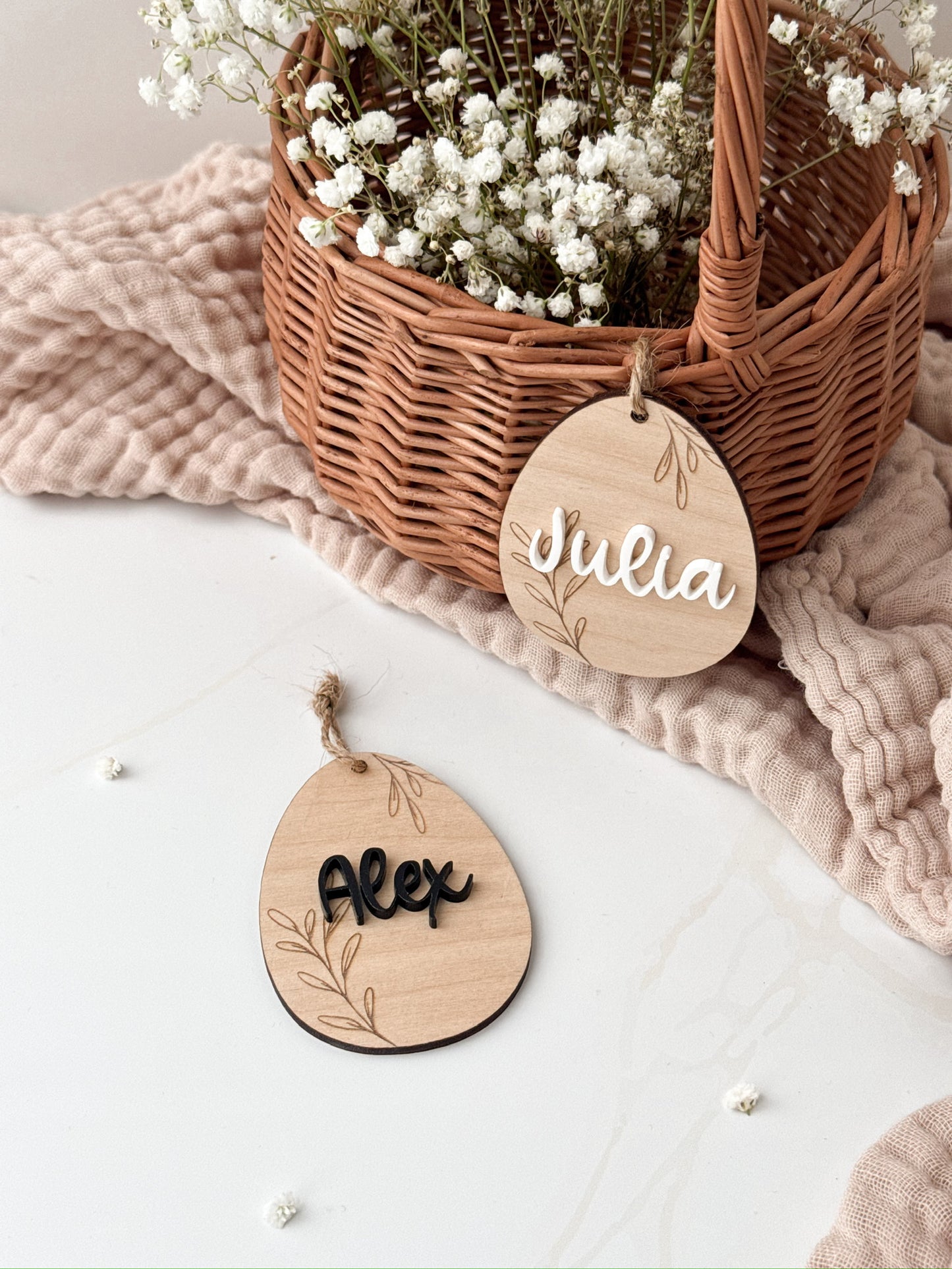 Osterkörbchen mit personalisiertem Ei-Anhänger