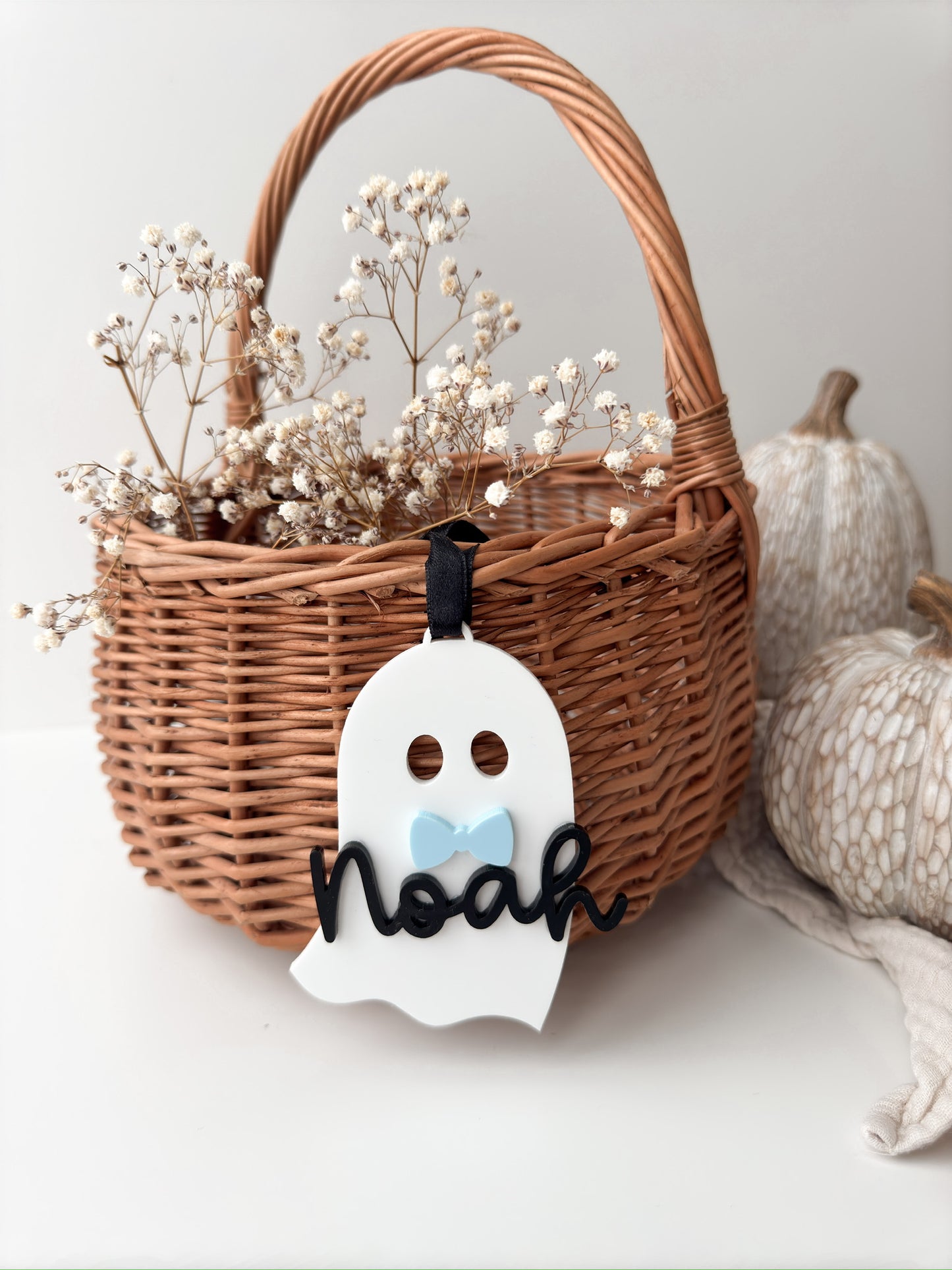 Halloweenkörbchen mit personalisiertem Anhänger