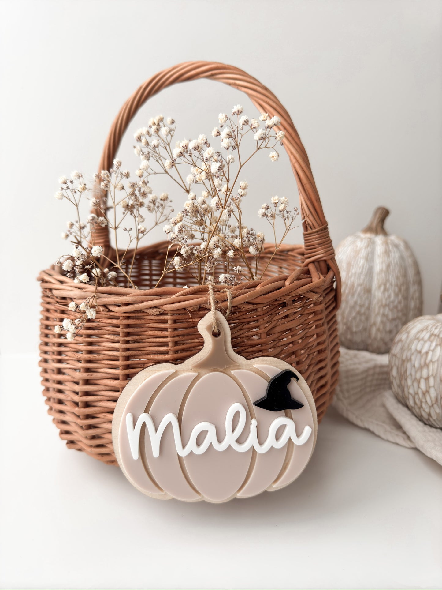 Halloweenkörbchen mit personalisiertem Kürbisanhänger