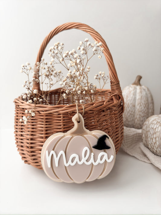 Halloweenkörbchen mit personalisiertem Kürbisanhänger