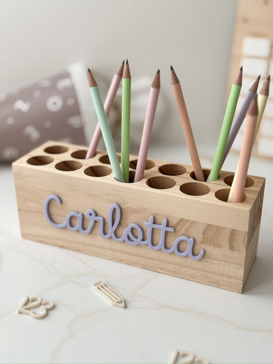 Personalisierter Schreibtischorganizer aus Holz
