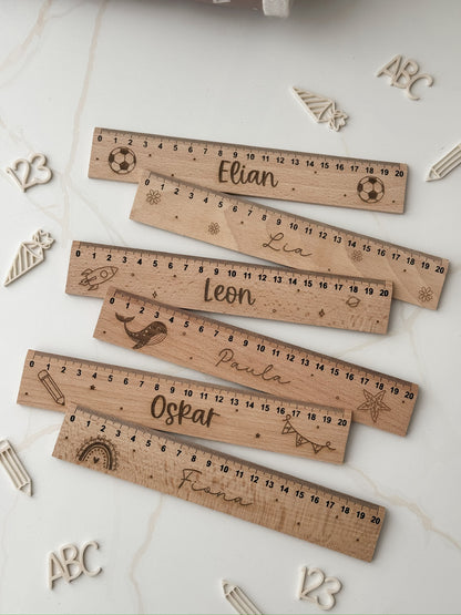 Personalisiertes Lineal aus Holz
