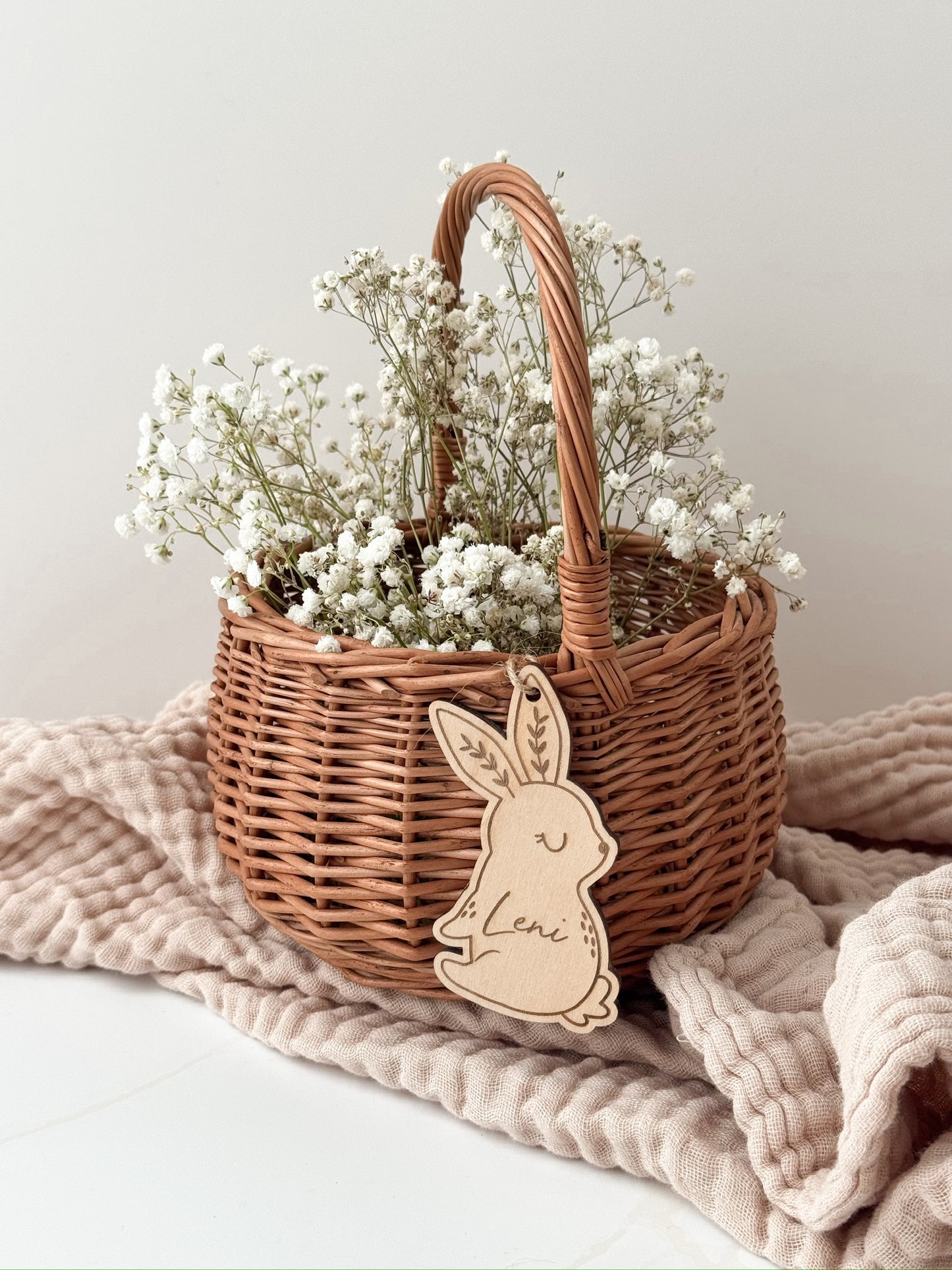 Osterkörbchen mit personalisiertem Hasenanhänger
