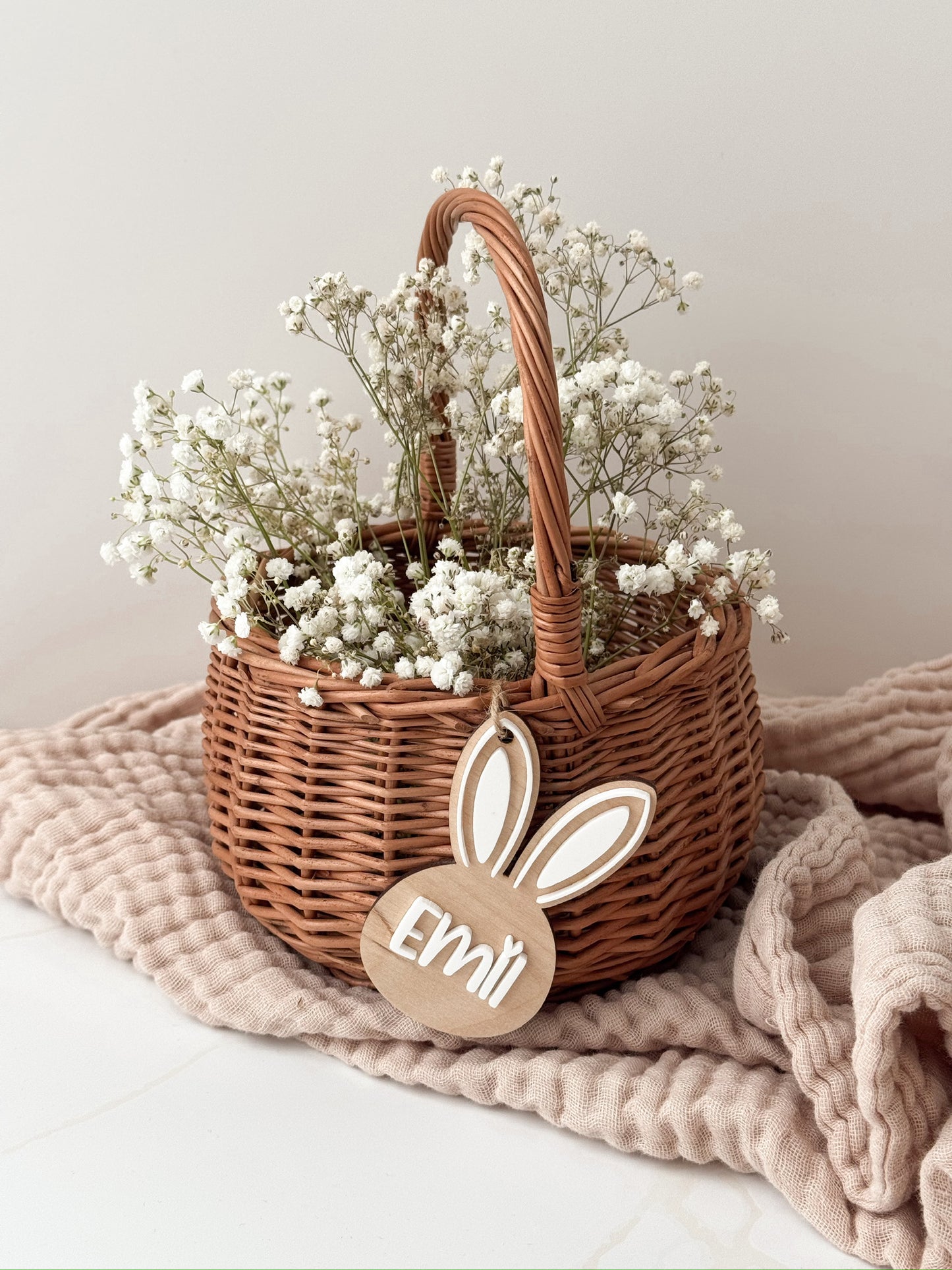 Osterkörbchen mit personalisiertem Hasen-Anhänger