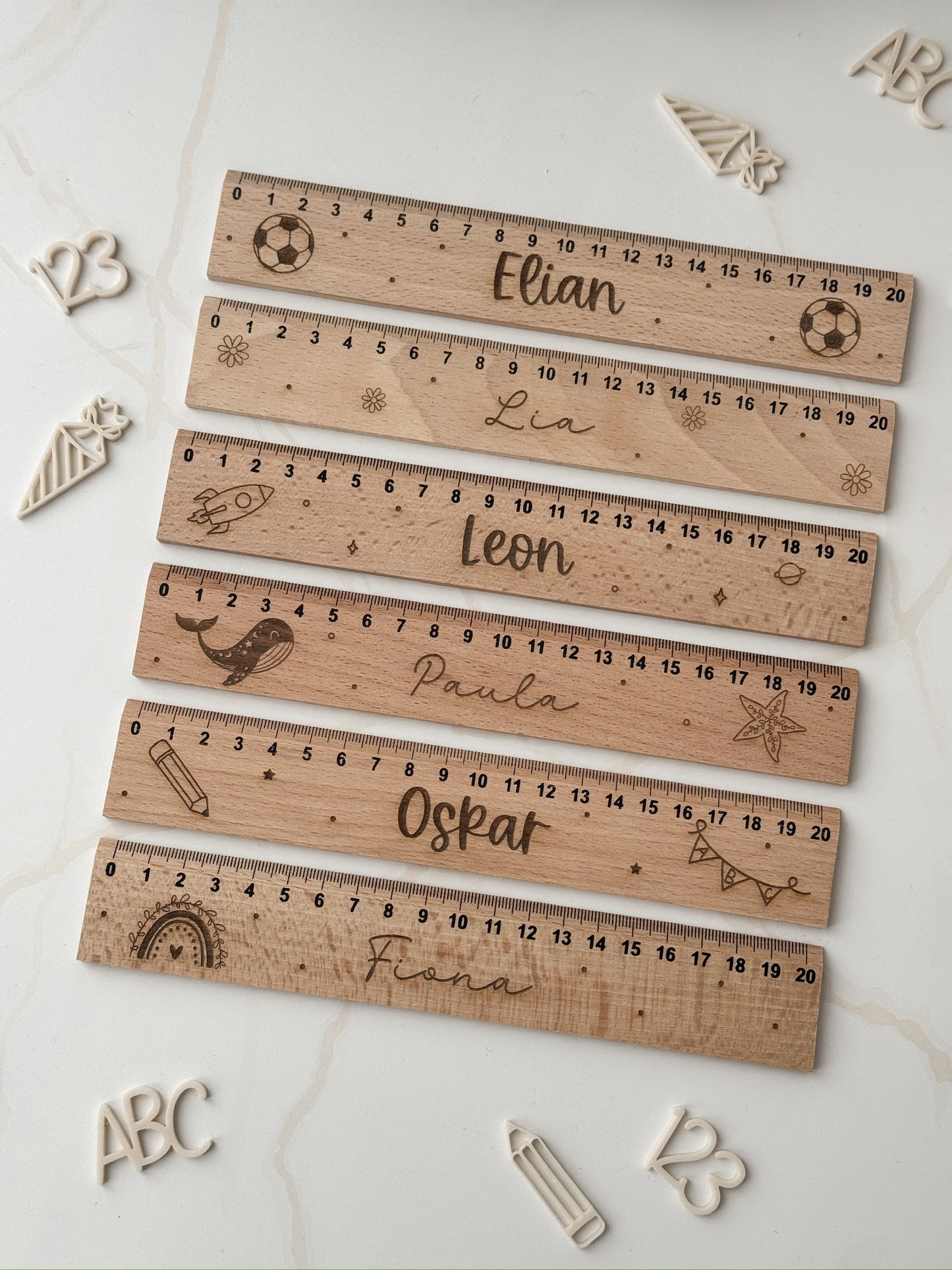 Personalisiertes Lineal aus Holz