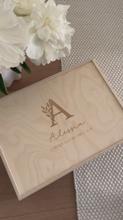 Personalisierte Erinnerungskiste zur Geburt - Initial