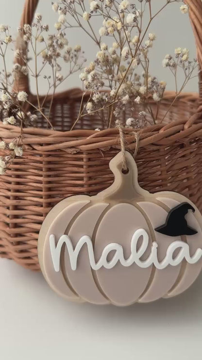 Halloweenkörbchen mit personalisiertem Kürbisanhänger